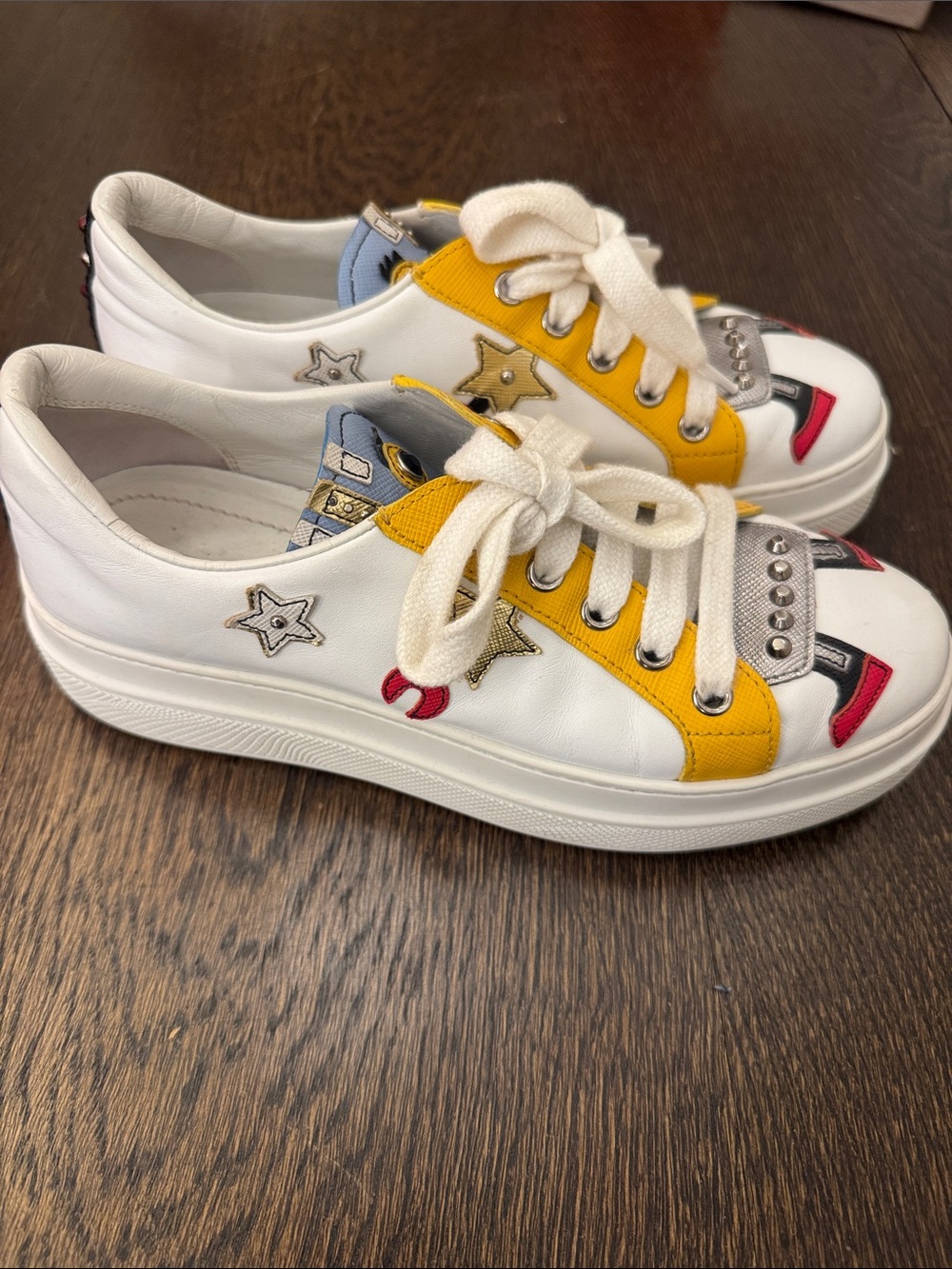 Prada Kids White & Yellow Cartoon-Detail Low-Top Sneakers - Picture 2 of 4